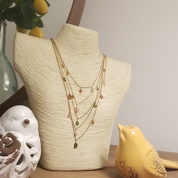 Jeweled chained layer statement necklace - Picture 2 of 8